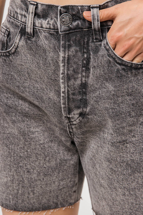 Short mi-long en jean