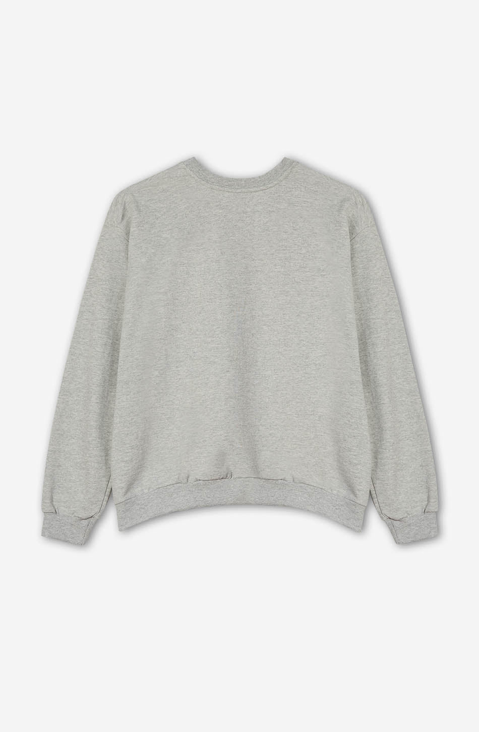Unter ihren Augen graues Sweatshirt