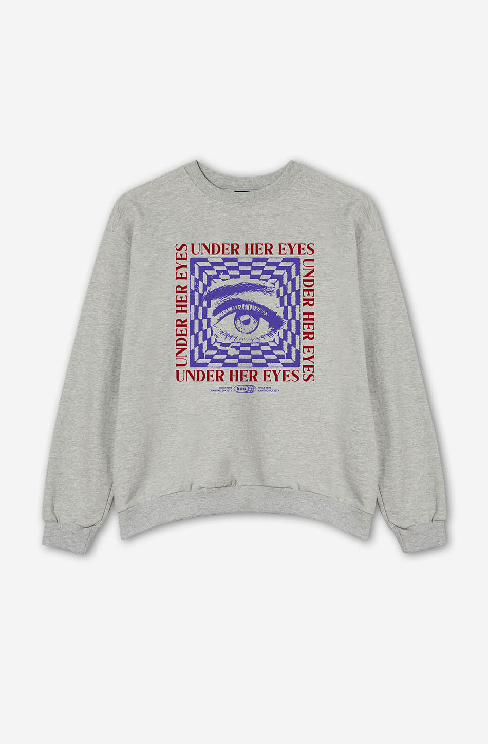 Unter ihren Augen graues Sweatshirt