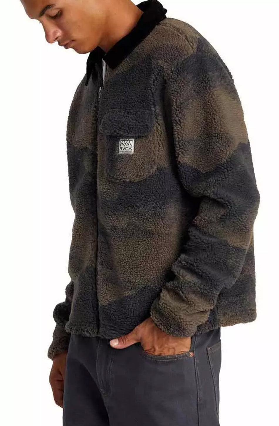 RVCA – Walker Sherpa – Jacke in Jägergrün mit Paisleymuster