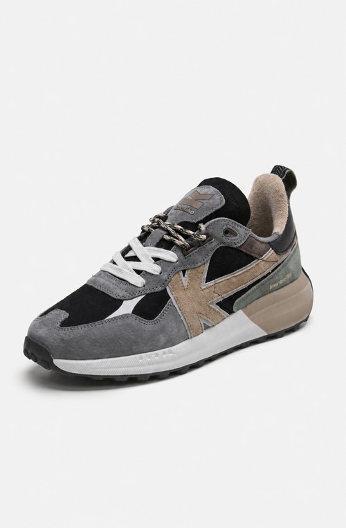 Zapatillas Vancouver Multi Suede Black en ante y materiales combinados, con detalles en negro, gris, beige y verde y logo Kaotiko lateral.
