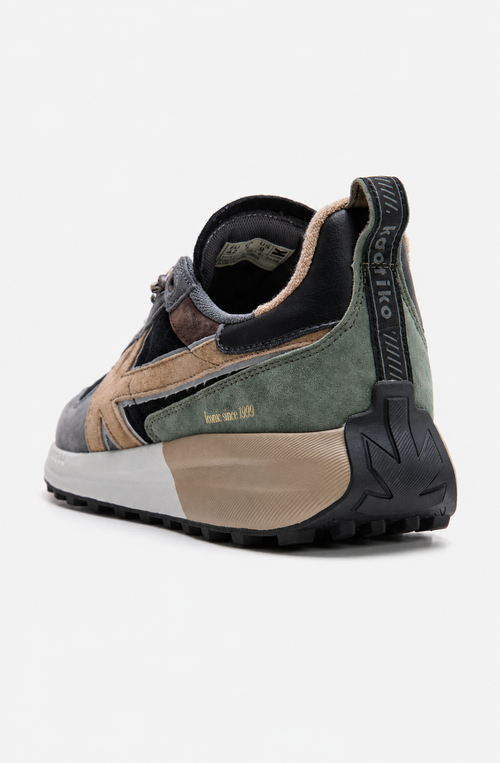 Zapatillas Vancouver Multi Suede Black en ante y materiales combinados, con detalles en negro, gris, beige y verde y logo Kaotiko lateral.