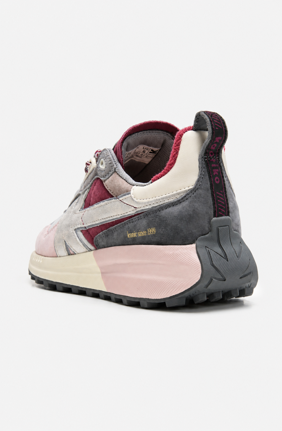 Zapatillas Detroit Multi Suede Grey en ante y materiales combinados, con detalles en gris, rosa, burdeos y crudo y logo Kaotiko lateral.