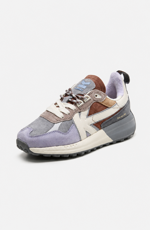 Zapatillas Detroit Multi Lavender en ante y materiales combinados, con detalles lavanda, gris, marrón y crudo y logo Kaotiko lateral