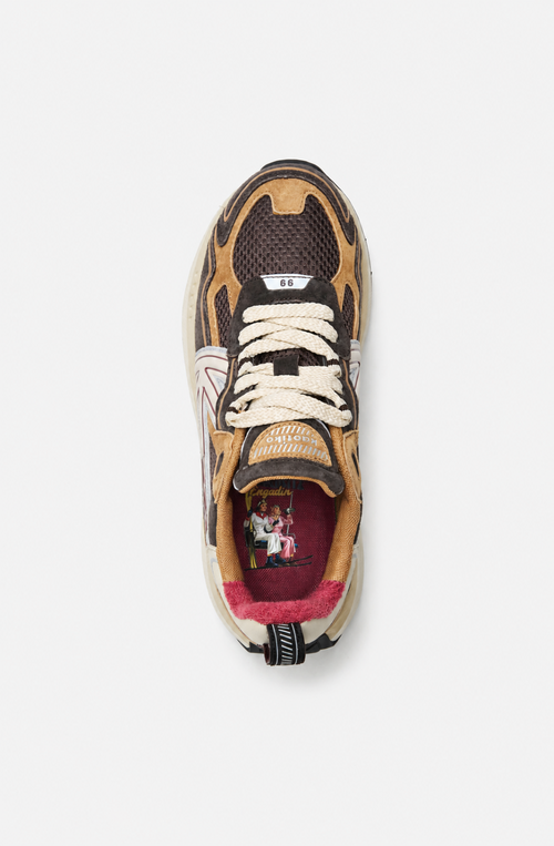 Zapatillas Kaotiko Detroit Tech Brown en tonos marrones con paneles de malla, detalles beige y burdeos y suela elevada.