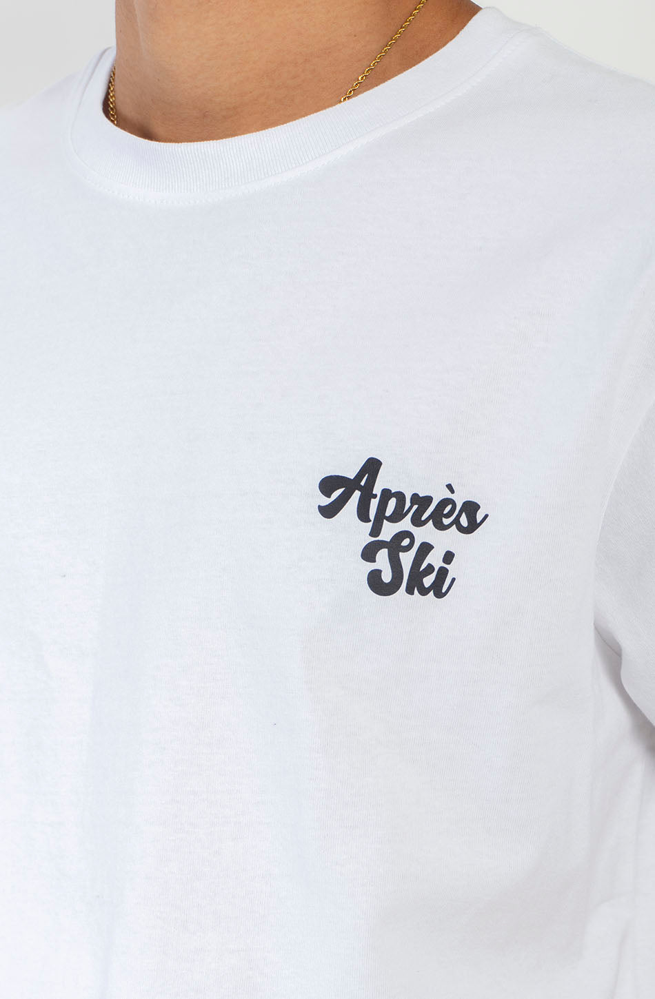 Camiseta Regular Fit St. Moritz White unisex con gráfico rétro inspirado en el estilo après-ski de Kaotiko BCN