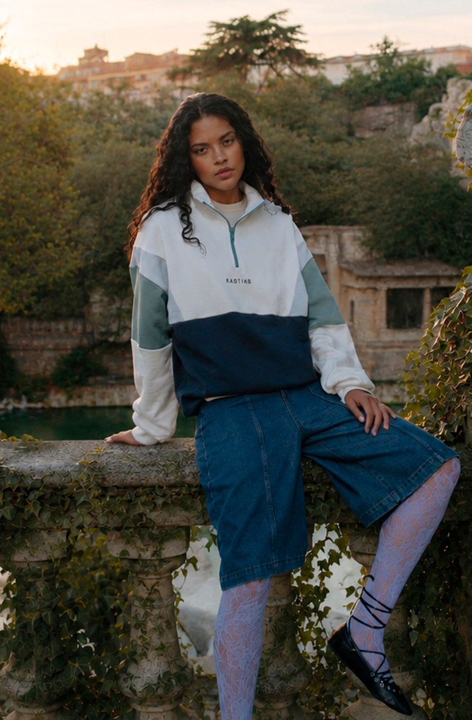 Sweatshirt Arthur Ivory Black Niagara Relaxed Fit