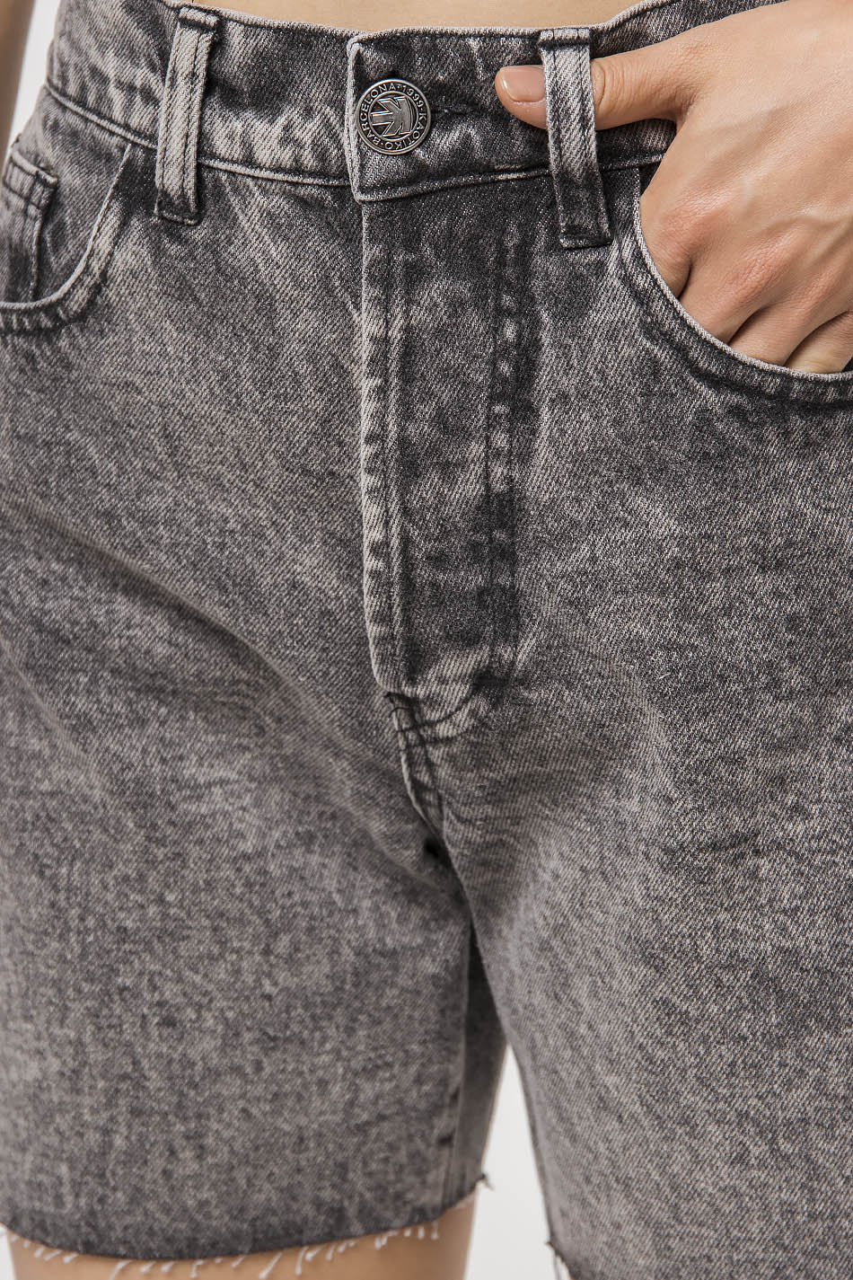 Short mi-long en jean